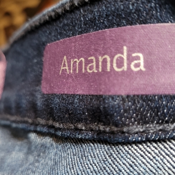 Gloria Vanderbilt Amanda Heritage Fit Tapered leg Classic Rise Jean 8 Short - Picture 6 of 12